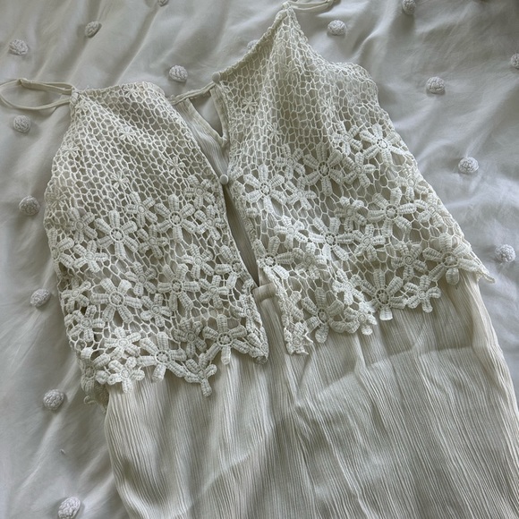 Francesca’s White Romper - Picture 4 of 4